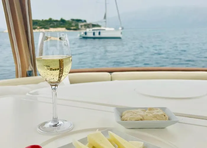 Botel Starboard Charter *
